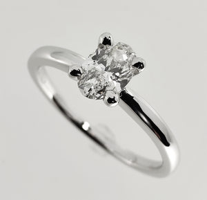 Ring med oval Diamant
